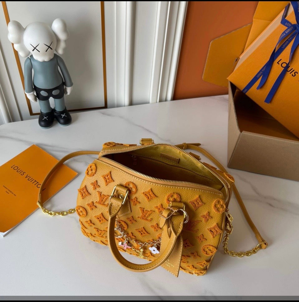 Bolso de Mano Louis Vuitton Speedy Bandoulière Monogram – Edición Especial Amarillo Mostaza