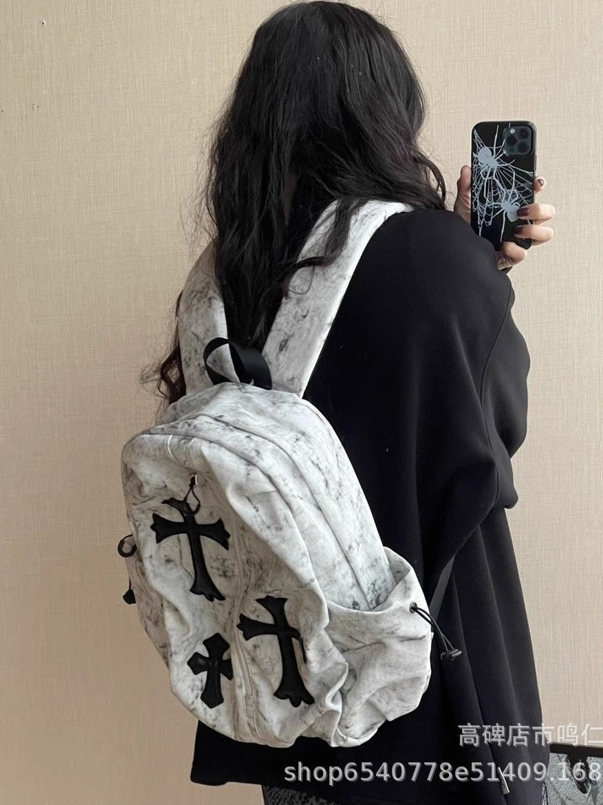 Mochila Urbana Estilo Grunge con Parches de Cruz – Efecto Mármol