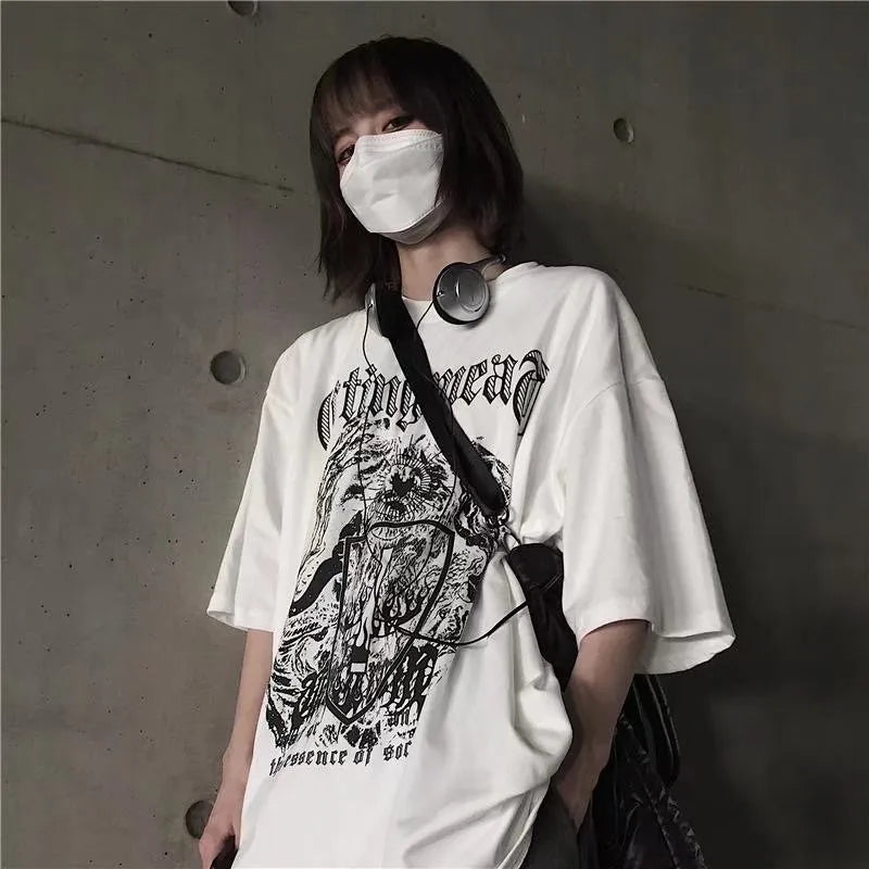 Camiseta Estilo Urbano Oversize - Diseño Gráfico