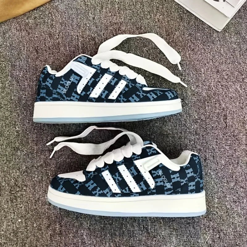 Zapatillas de Skate con Cordones Anchos Novedad 2026 para Mujer, Color Azul y Blanco con Estampado de Letras, Calzado Informal, Zapatillas Blancas Deportivas de Estilo Urbano de Tendencia.