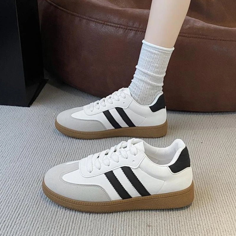 Zapatillas Urbanas Retro para Mujer | Tenis Casuales de Moda