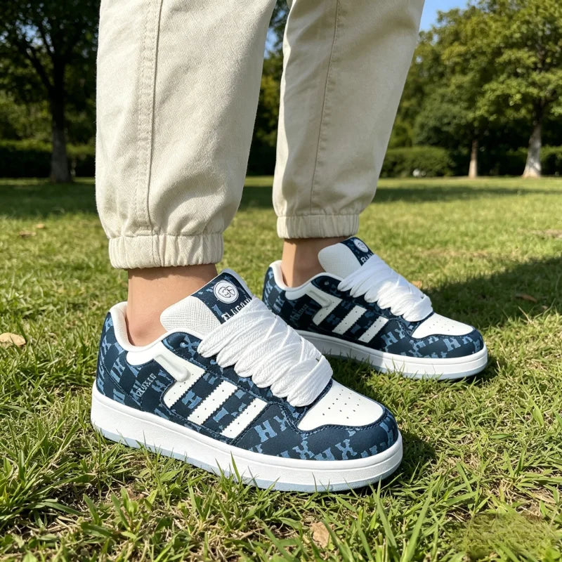 Zapatillas de Skate con Cordones Anchos Novedad 2026 para Mujer, Color Azul y Blanco con Estampado de Letras, Calzado Informal, Zapatillas Blancas Deportivas de Estilo Urbano de Tendencia.