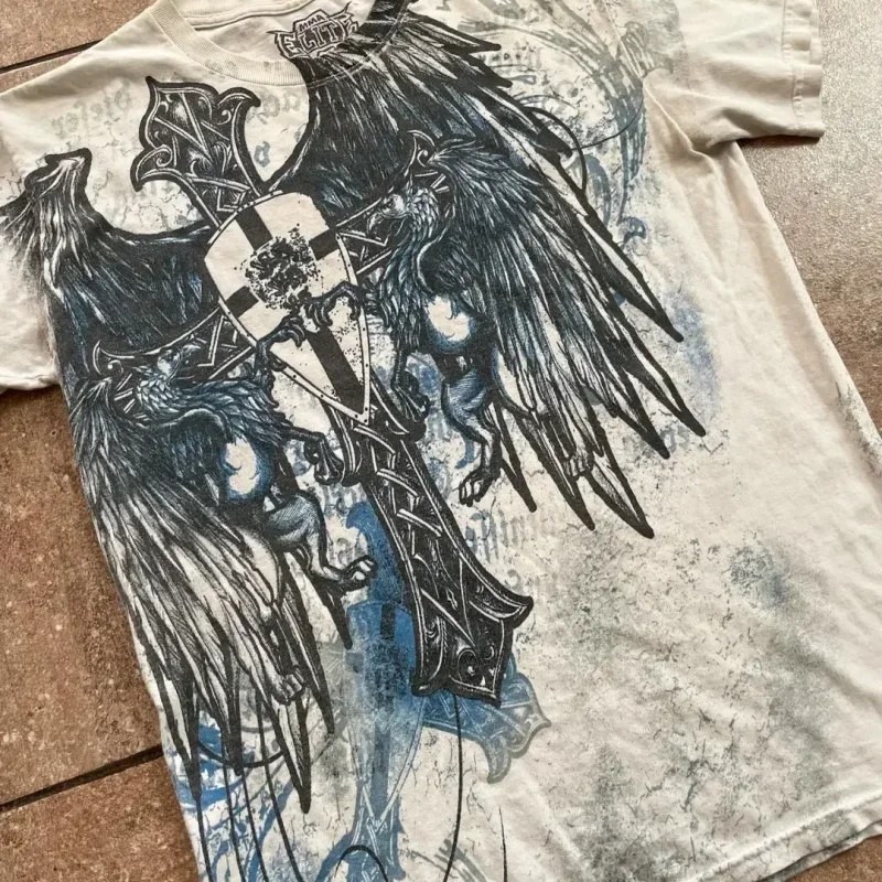 Camiseta Estilo Gótico Grunge Y2K – Estampado 3D Urbano con Calaveras y Cruces
