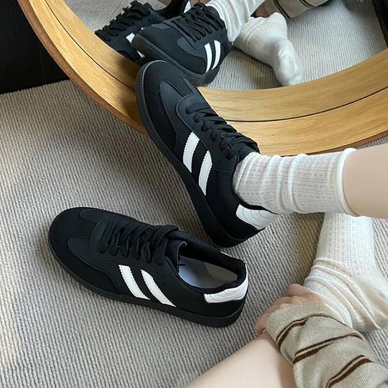 Zapatillas Urbanas Retro para Mujer | Tenis Casuales de Moda