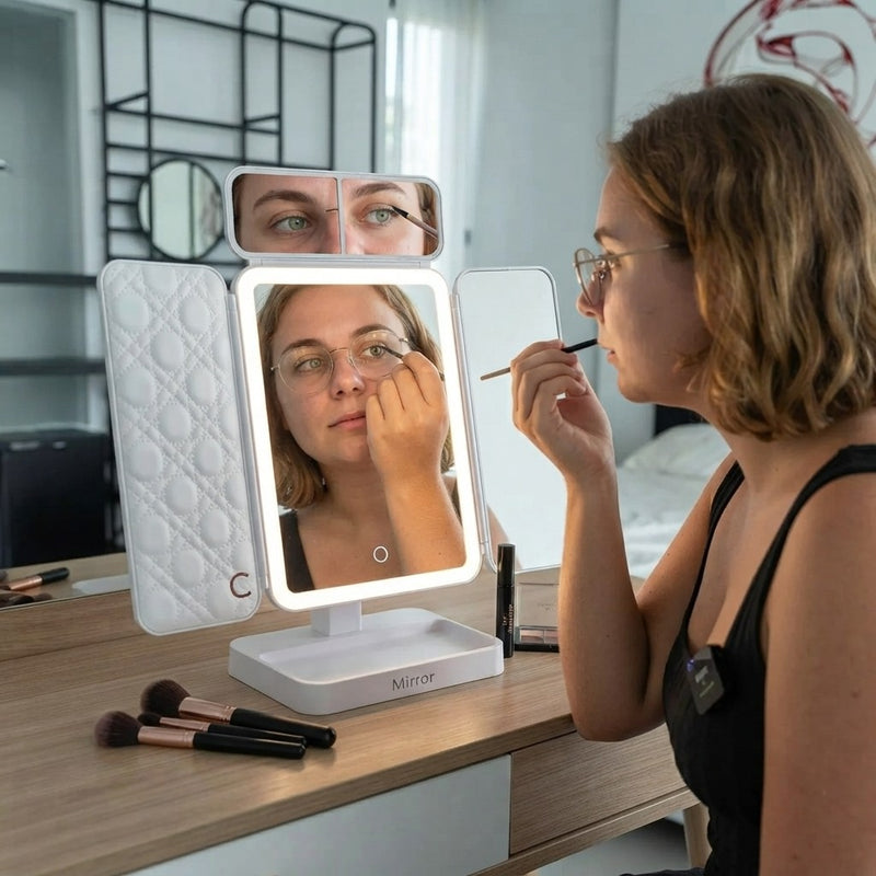 Espejo de Maquillaje con Luz LED y Tres Pliegues | Espejo Plegable de Escritorio